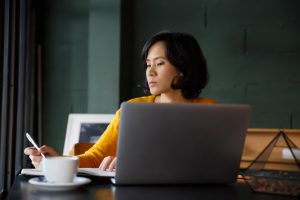 job seeker creating her resume